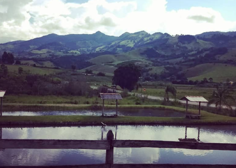 A Fazenda Serra das Três Barras é certificada pelo Programa de Certificação de Café do Estado de Minas Gerais, “Certifica Minas.”